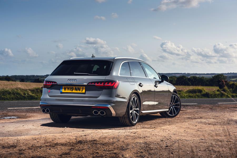  Audi S4 Avant TDI (B9) 2019 года  (UK) (фото 31 из 40)